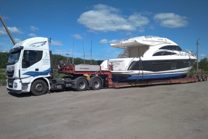 Yacht Transportation by ATP 'Nevskoye'
